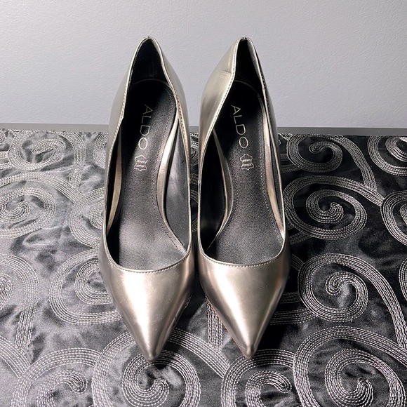 ALDO Silver Pump - Picture 2 of 6